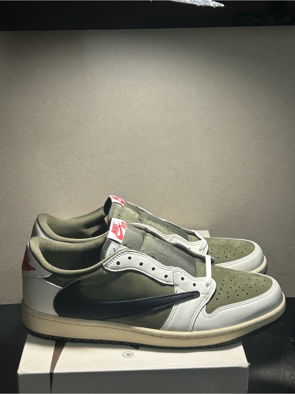 Travis Scott x Jordan Air Jordan 1 low Medium Olive size 11.5 - Picture 2 of 14
